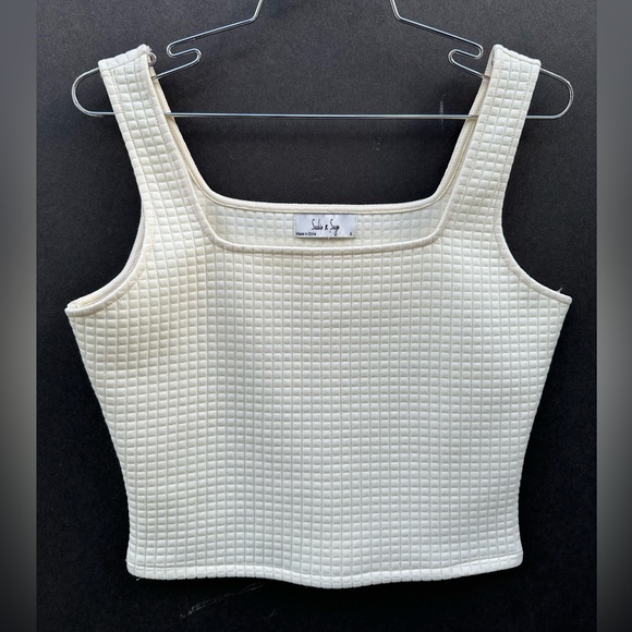 Cropped Tank and Shorts set - Picture 4 of 5